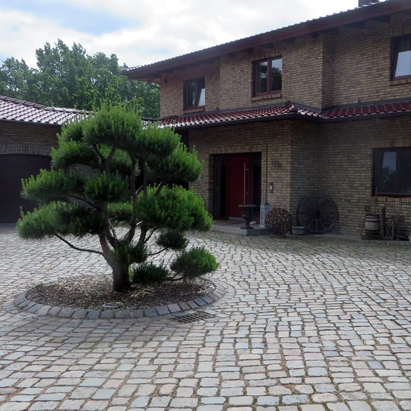 Natursteinplatten und -pflaster